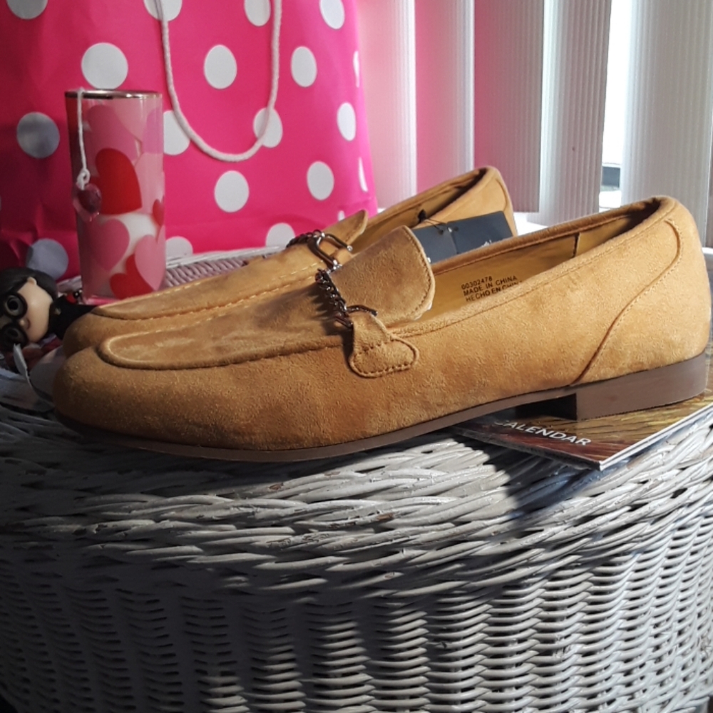 Suede mustard shoes